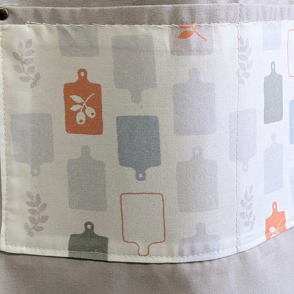 Apron with Pocket Charcuterie Board - Picture 4 of 5